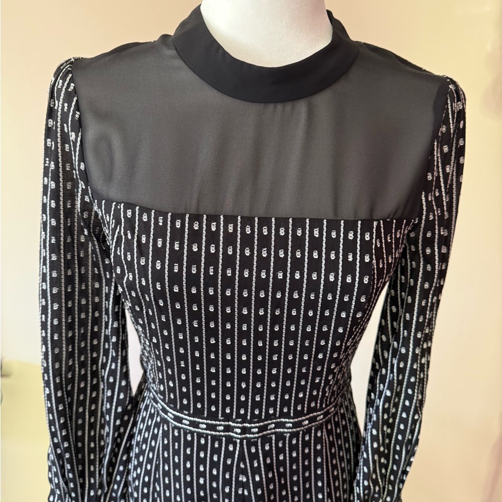 NWT beautiful, elegant black and white BCBGMAXAZRIA dresss size 6